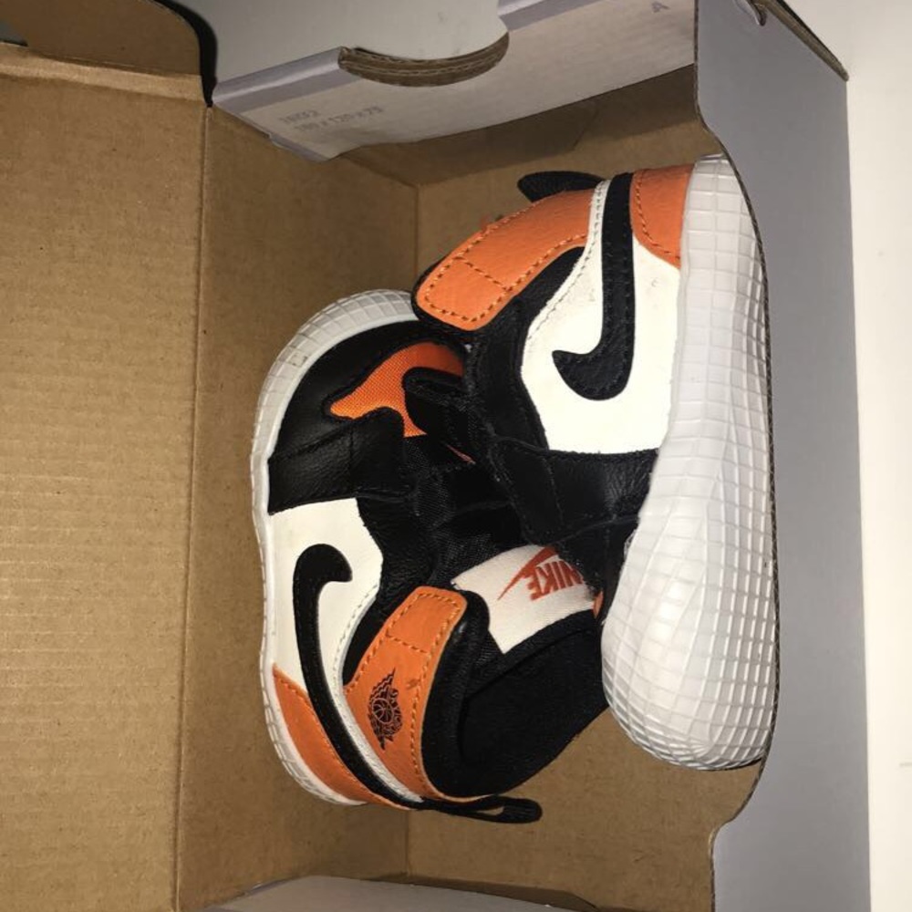 Infant nikes